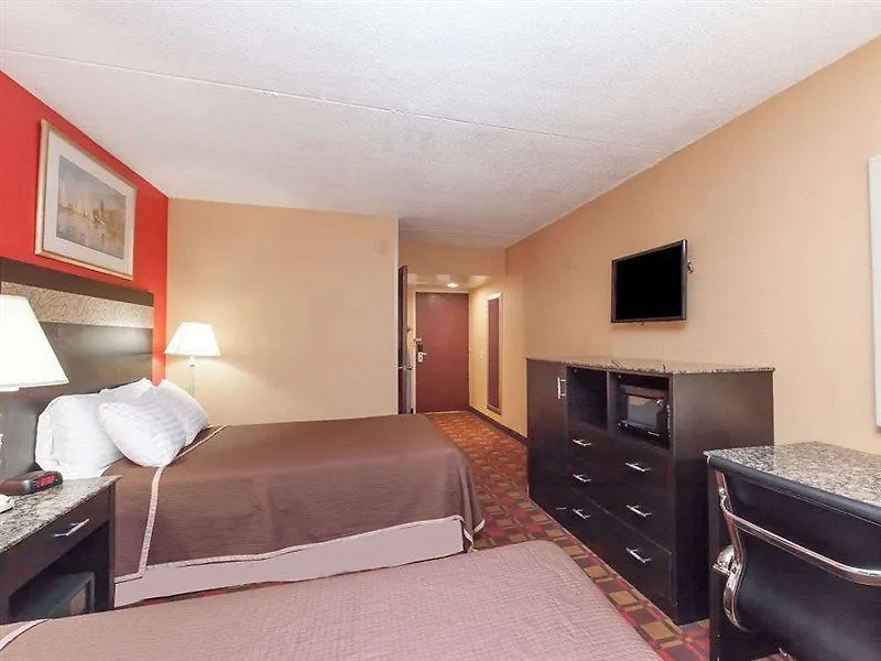 Hotel Howard Johnson By Wyndham Newark Airport