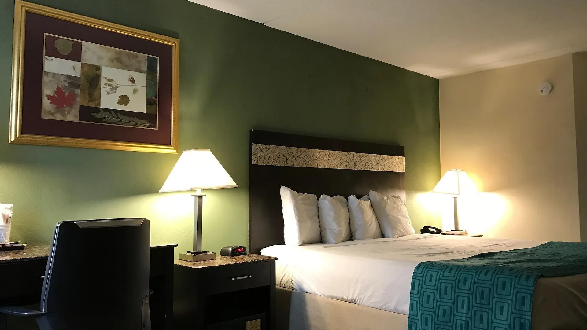 ** Hotel Howard Johnson By Wyndham Newark Airport United States