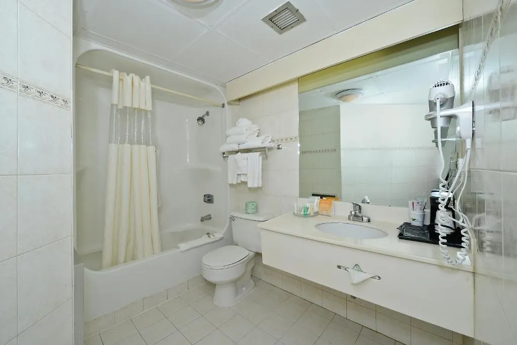 Howard Johnson By Wyndham Newark Airport 2*,