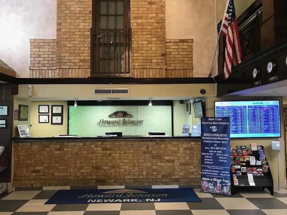Hotel Howard Johnson By Wyndham Newark Airport
