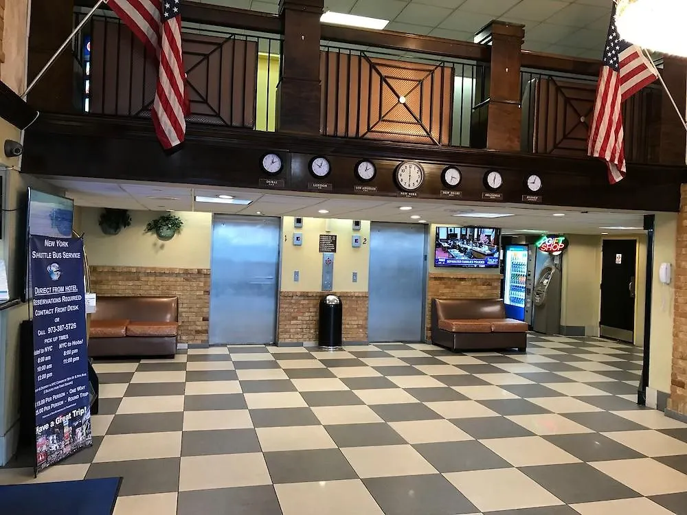 ** Hotel Howard Johnson By Wyndham Newark Airport USA