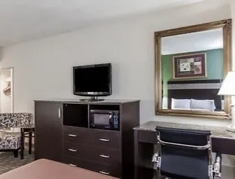 Howard Johnson By Wyndham Newark Airport Hotel